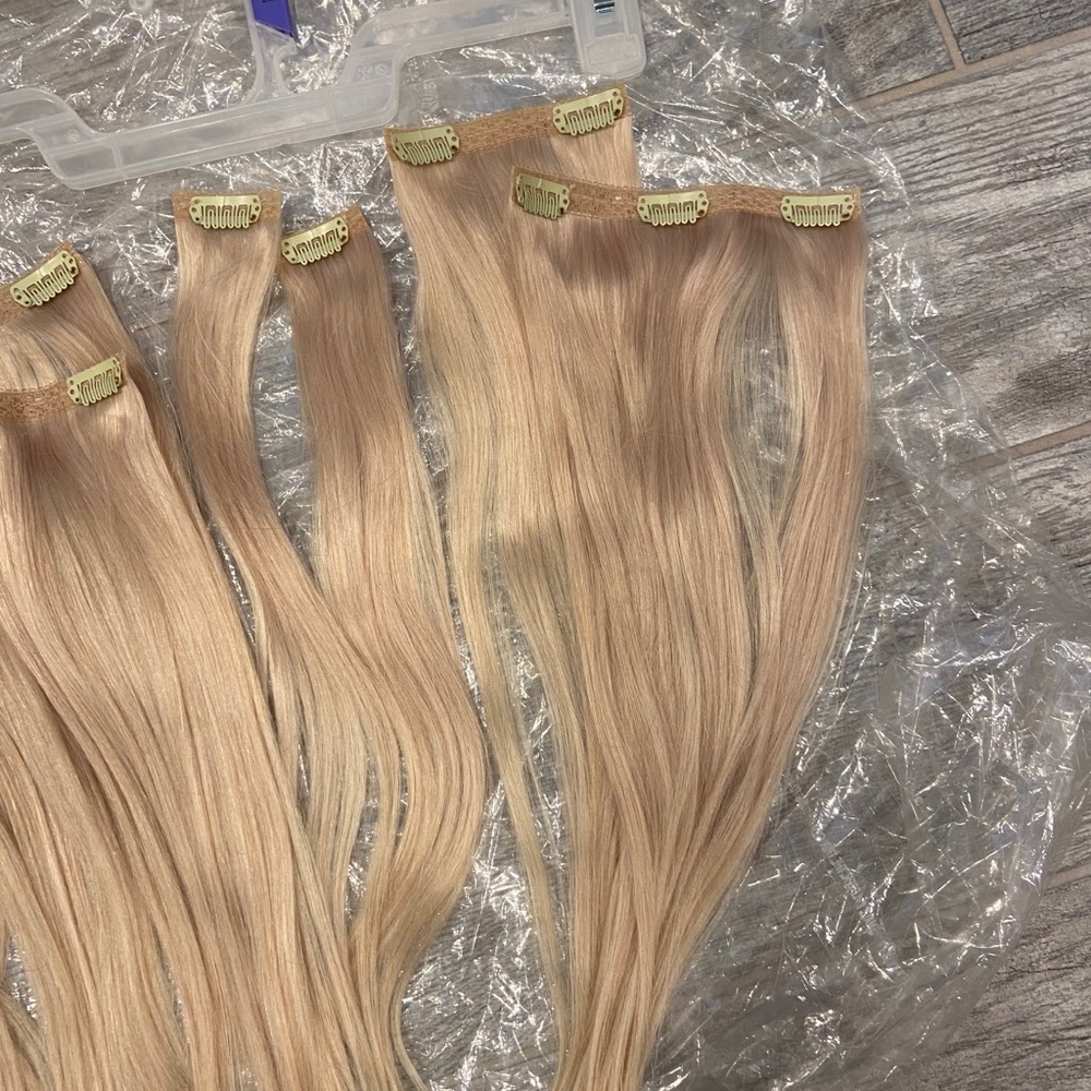 L'ange Brillante 7 Piece Hair Extensions Platinum - Picture 5 of 6